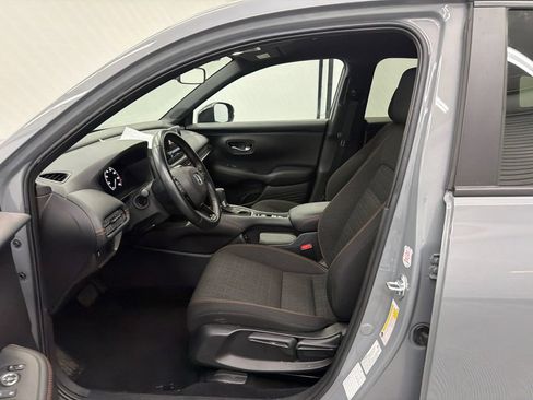 Used 2025 Honda HR-V Sport image 9