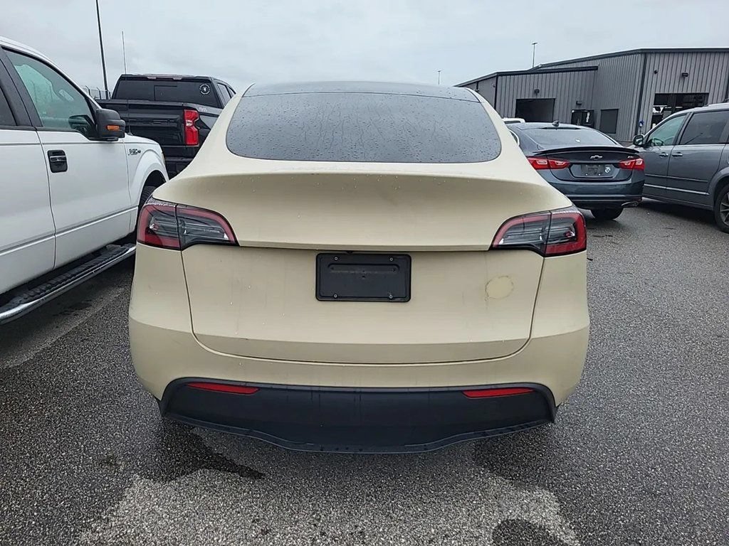 Used 2022 Tesla Model Y Long Range AWD/4WD image 3