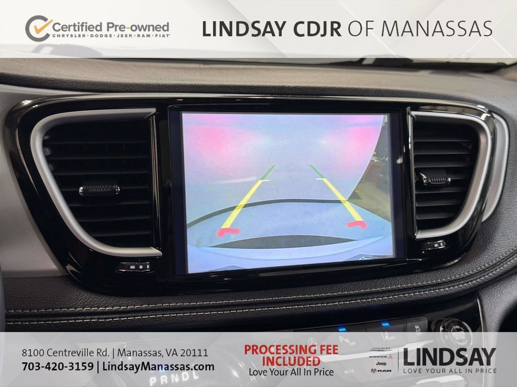 Certified 2025 Chrysler Pacifica Limited FWD image 26