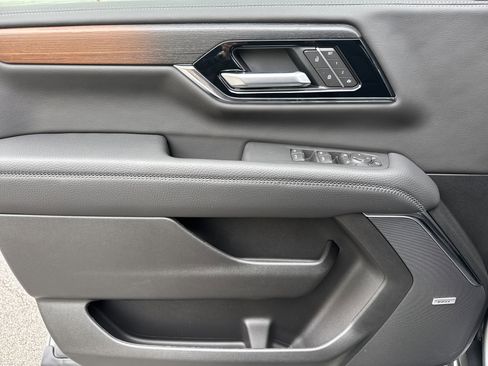 New 2026 GMC Yukon XL Denali w/ Advanced Technology Package image 12