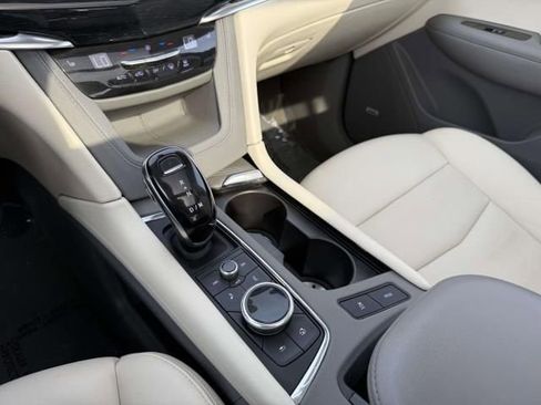 Used 2020 Cadillac XT6 Premium Luxury AWD/4WD image 35