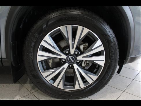 Used 2023 Nissan Rogue SV w/ SV Premium Package AWD/4WD image 10