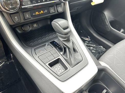Used 2025 Toyota RAV4 XLE w/ Convenience Package image 15