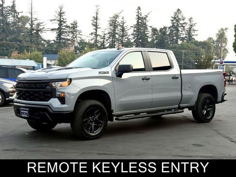 Used 2024 Chevrolet Silverado 1500 Custom Trail Boss w/ Dark Appearance Package AWD/4WD image 4