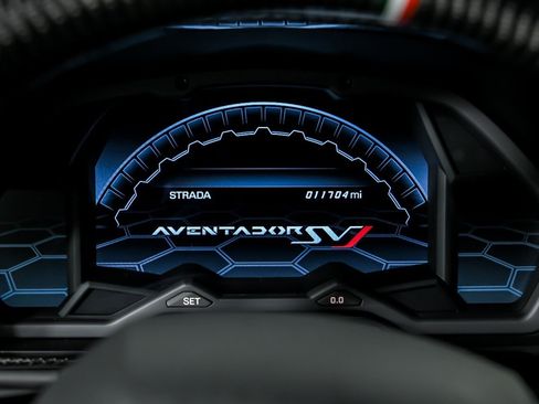 Used 2019 Lamborghini Aventador SVJ AWD/4WD image 31