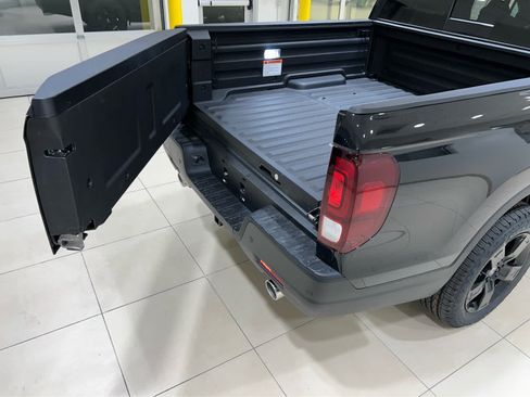New 2026 Honda Ridgeline Black Edition image 9