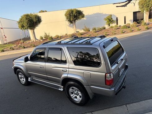 Used 2002 Toyota 4Runner SR5 RWD image 12