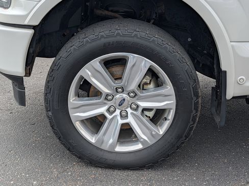 Used 2018 Ford F150 Platinum w/ Equipment Group 701A Luxury AWD/4WD image 15