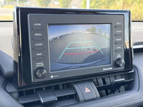 Used 2022 Toyota RAV4 XLE image 5