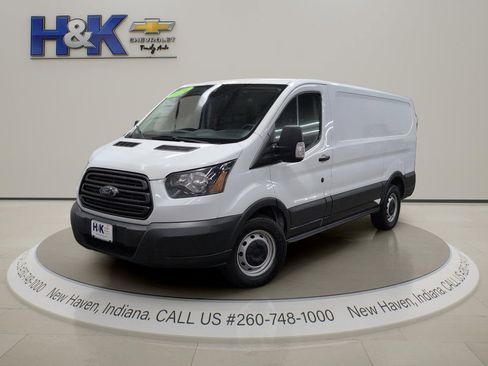 Used 2016 Ford Transit 150 130 Low Roof RWD image 3