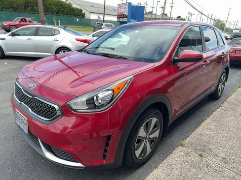 Used 2017 Kia Niro FE FWD image 5
