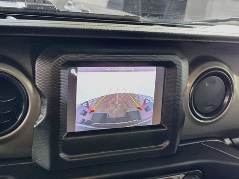 Used 2021 Jeep Gladiator Sport AWD/4WD image 16