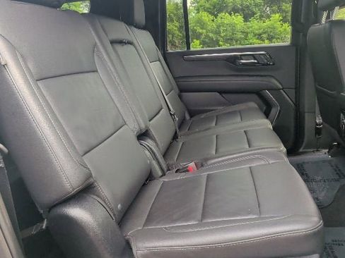 Certified 2025 Chevrolet Suburban Z71 AWD/4WD image 18