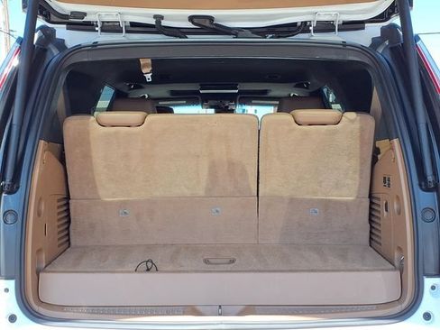 Used 2017 Cadillac Escalade Platinum AWD/4WD image 30