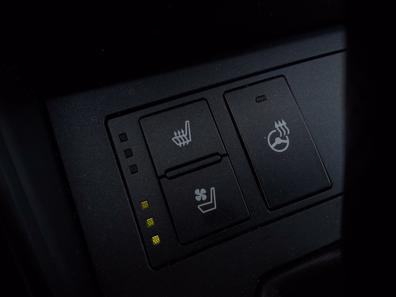 Used 2023 Lexus IS 350 F Sport w/ Memory Package RWD image 31