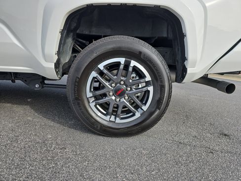 Used 2025 Toyota Tacoma TRD Sport image 35