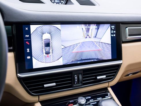 Certified 2023 Porsche Cayenne GTS AWD/4WD image 23