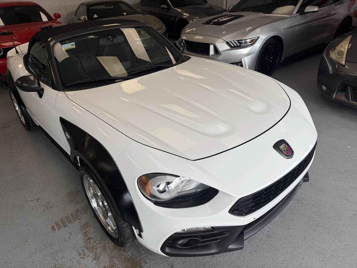 Used 2017 FIAT 124 Spider Abarth RWD image 7