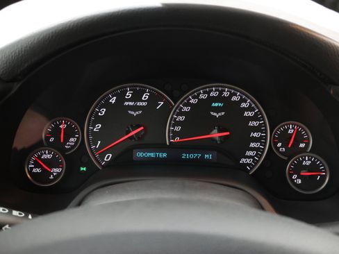 Used 2011 Chevrolet Corvette Convertible w/ Preferred Equipment Group RWD image 9