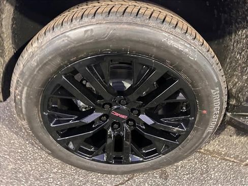 New 2026 GMC Yukon Elevation image 12