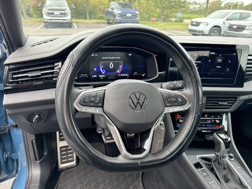 Used 2025 Volkswagen Jetta Sport FWD image 11