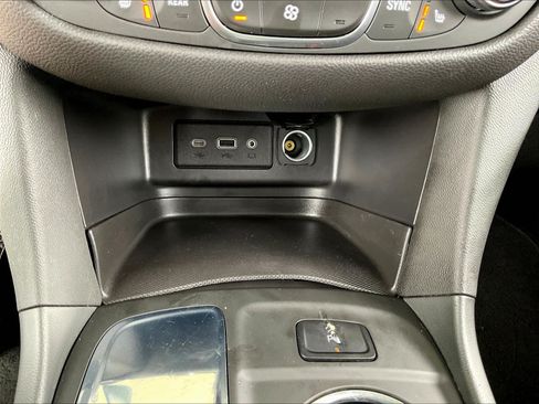 Used 2023 Chevrolet Equinox LT FWD image 18