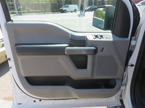 Used 2017 Ford F150 XLT w/ Equipment Group 302A Luxury AWD/4WD image 25