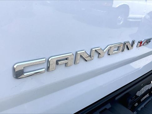 Used 2018 GMC Canyon SLE w/ SLE Convenience Package AWD/4WD image 10