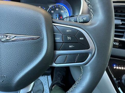 Certified 2023 Chrysler Voyager LX FWD image 4