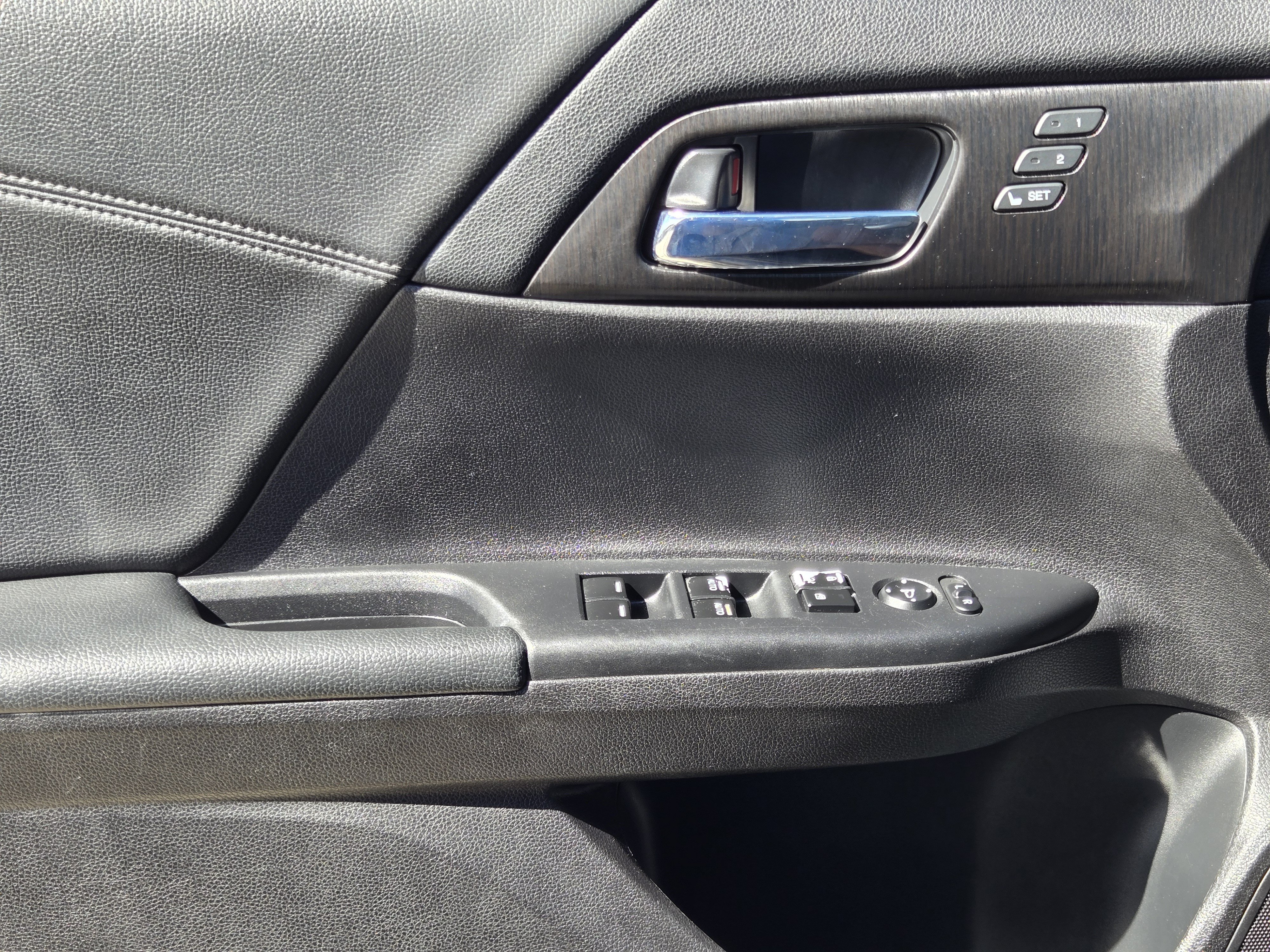 Used 2015 Honda Accord EX-L image 24