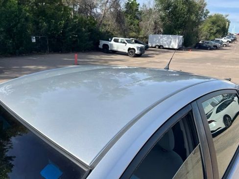 Used 2007 Toyota Prius FWD image 12