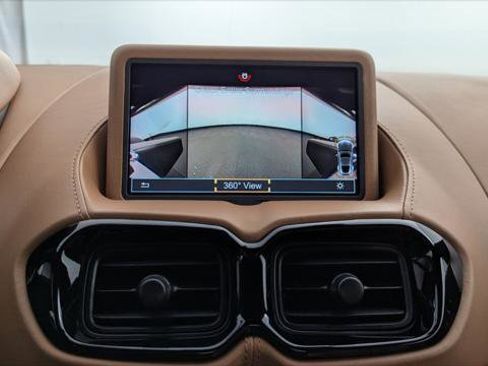 Used 2020 Aston Martin V8 Vantage Coupe image 35