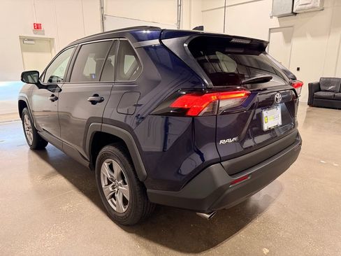 Used 2025 Toyota RAV4 XLE AWD/4WD image 7