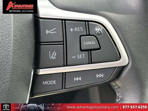Used 2023 Toyota Highlander XSE AWD/4WD image 29