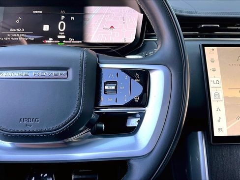Used 2025 Land Rover Range Rover Autobiography AWD/4WD image 18