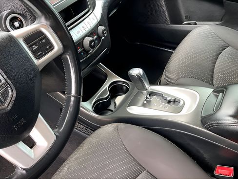 Used 2017 Dodge Journey SE w/ Flexible Seating Group FWD image 14
