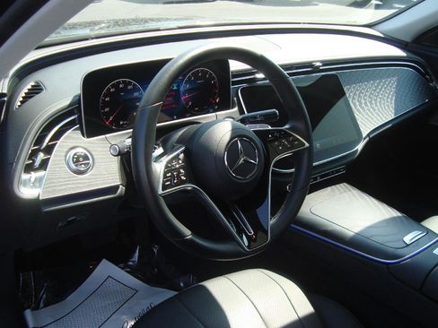 Used 2024 Mercedes-Benz E 350 4MATIC Sedan image 30