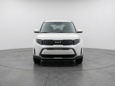 Used 2025 Kia Soul LX w/ LX Technology Package image 2