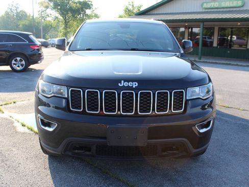 Used 2019 Jeep Grand Cherokee Laredo w/ 18" Wheel & 8.4" Radio Group image 8