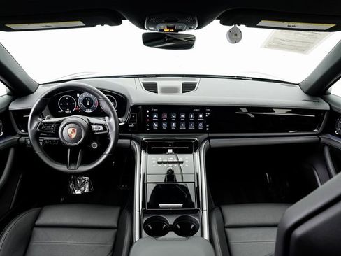 Certified 2025 Porsche Panamera 4 image 21