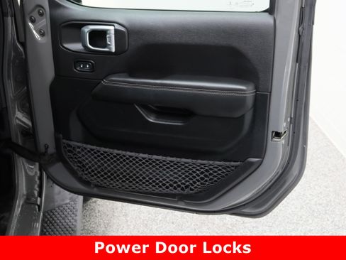 Used 2021 Jeep Wrangler Unlimited Sahara image 34