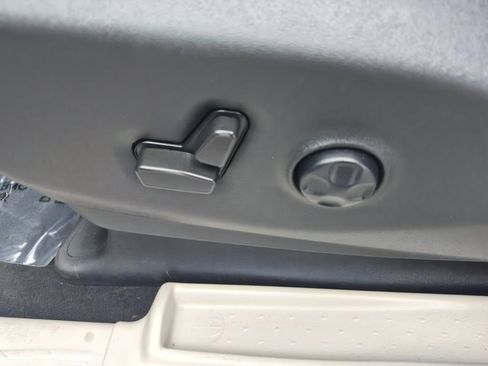Used 2022 Chrysler Pacifica Touring-L FWD image 19