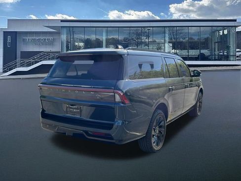 New 2026 Lincoln Navigator L Reserve image 8
