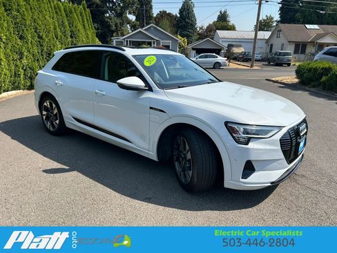 Used 2021 Audi e-tron Premium w/ Convenience Plus Package AWD/4WD image 10