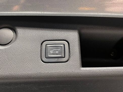 Used 2023 Chevrolet Equinox LT image 13