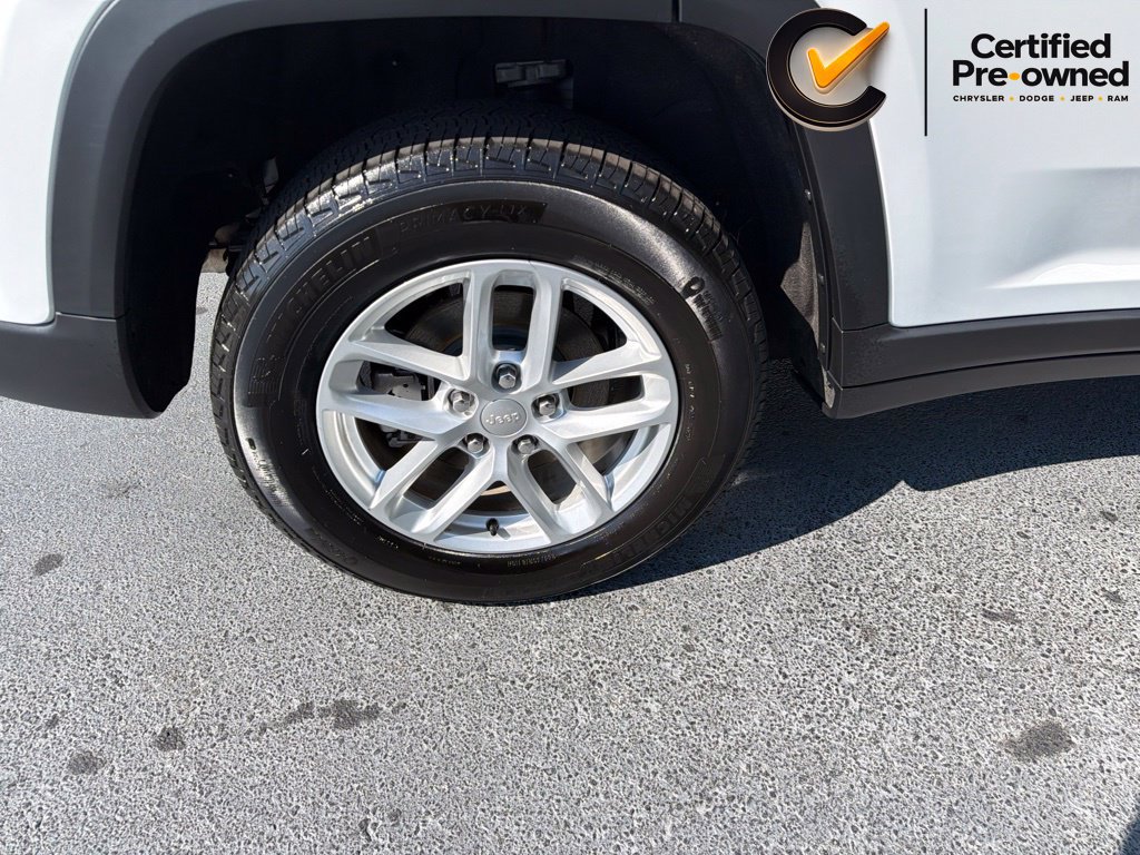 Certified 2024 Jeep Grand Cherokee Laredo X AWD/4WD image 16