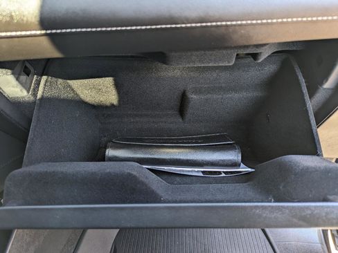 Used 2022 Cadillac Escalade Premium Luxury image 30