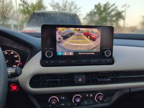 Used 2025 Honda HR-V LX image 4