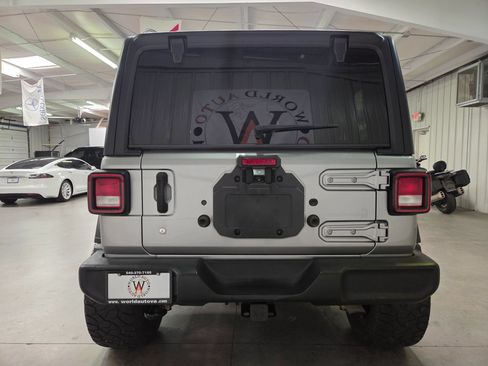 Used 2019 Jeep Wrangler Unlimited Sport S AWD/4WD image 6