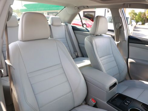 Used 2017 Toyota Camry XLE w/ Moonroof Package image 19